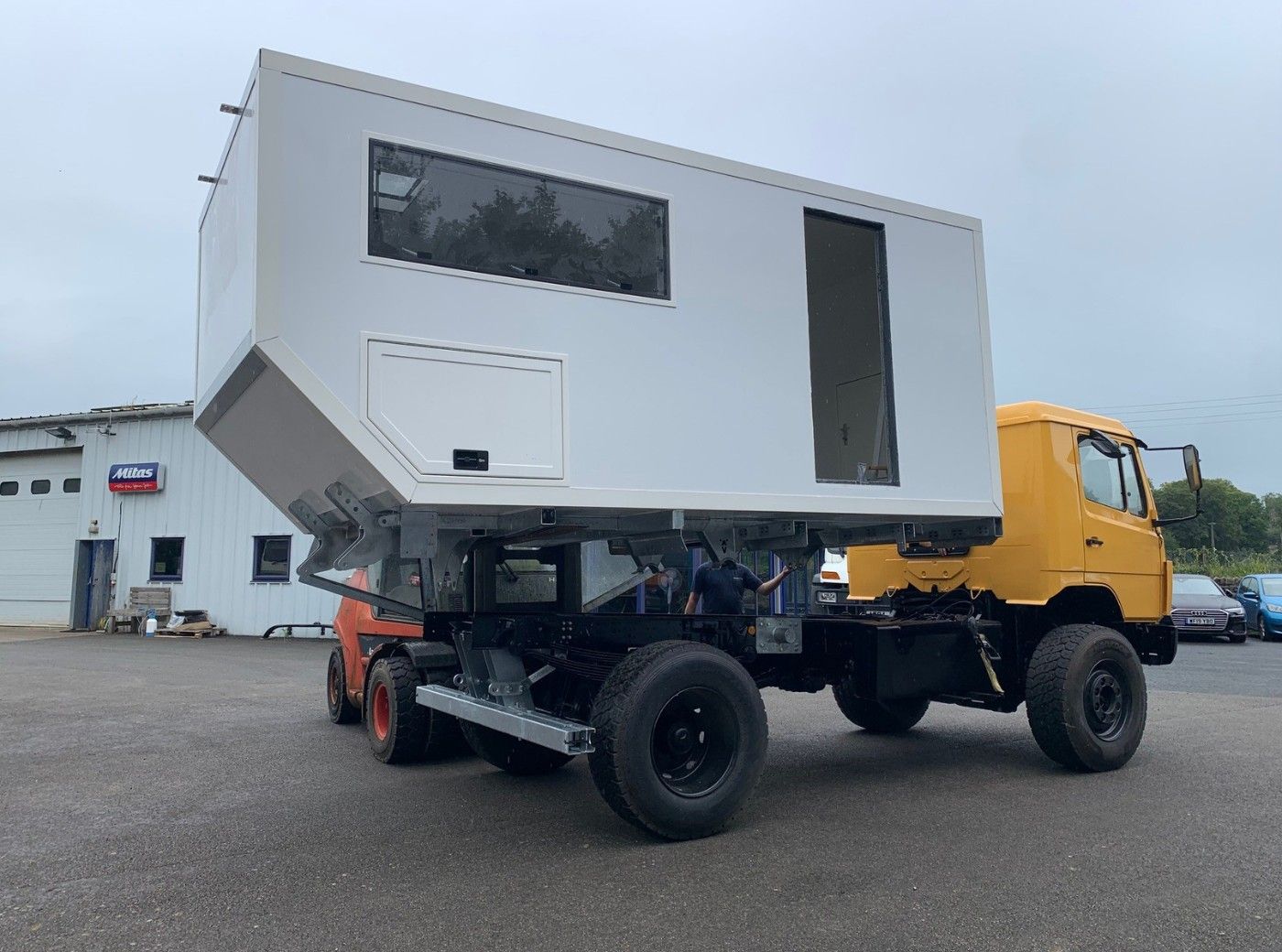 Mercedes 1124AF Expedition Vehicle