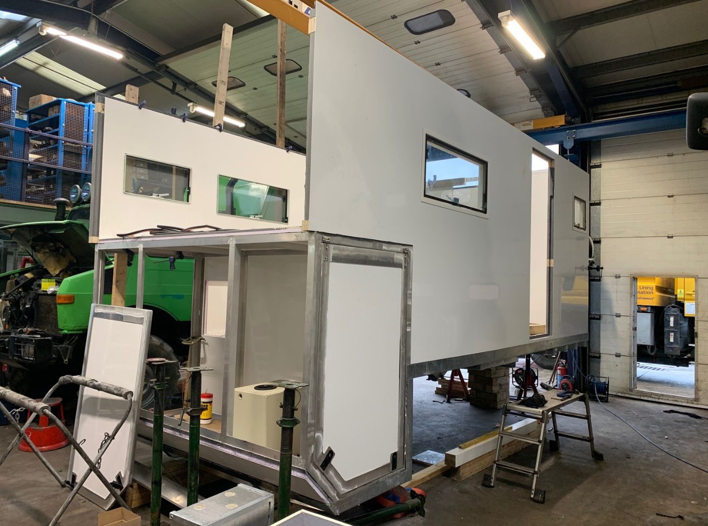 MAN 10.244 Expedition Build