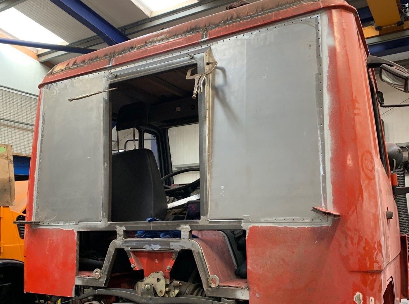 Mercedes 1124AF Expedition Vehicle