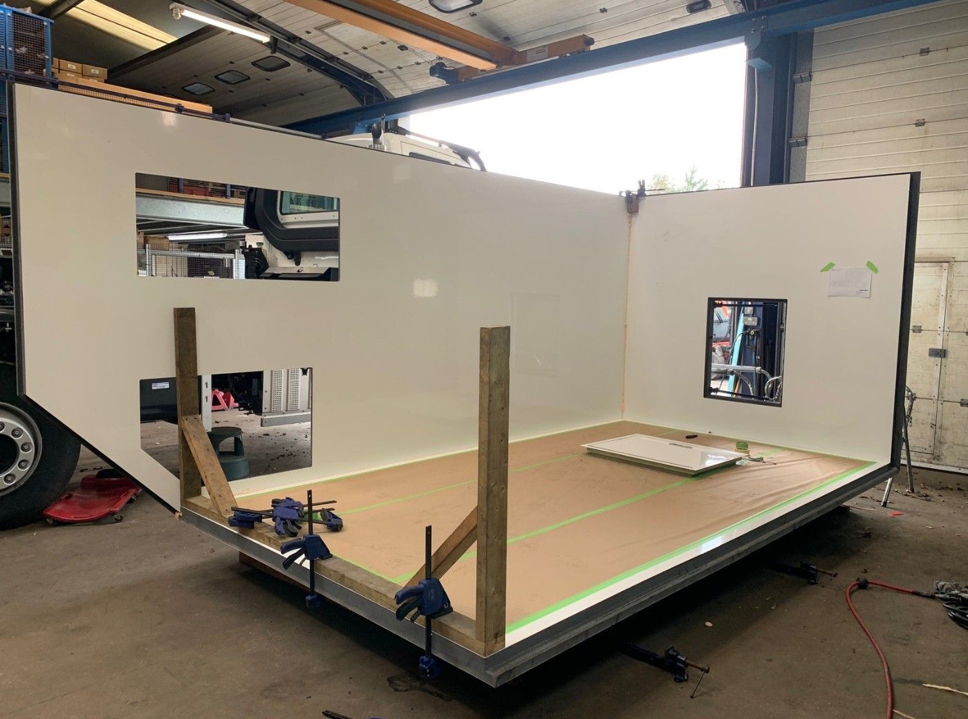 Mercedes 1124AF Expedition Vehicle