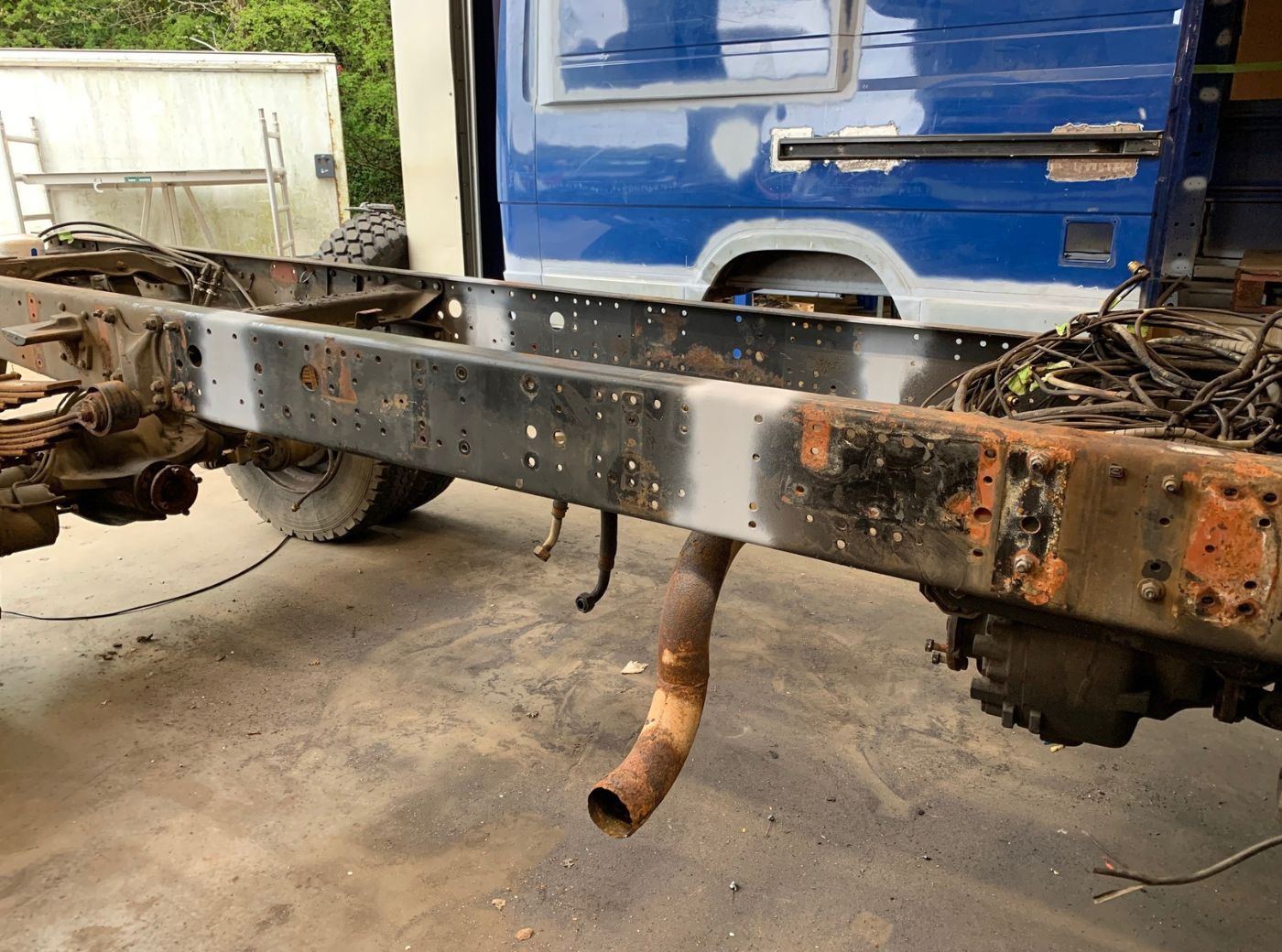 Mercedes 1124AF Expedition Truck