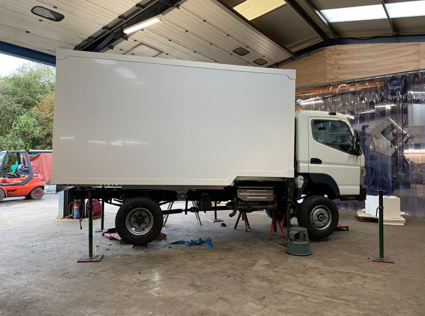 Mitsubishi Canter Expedition Project