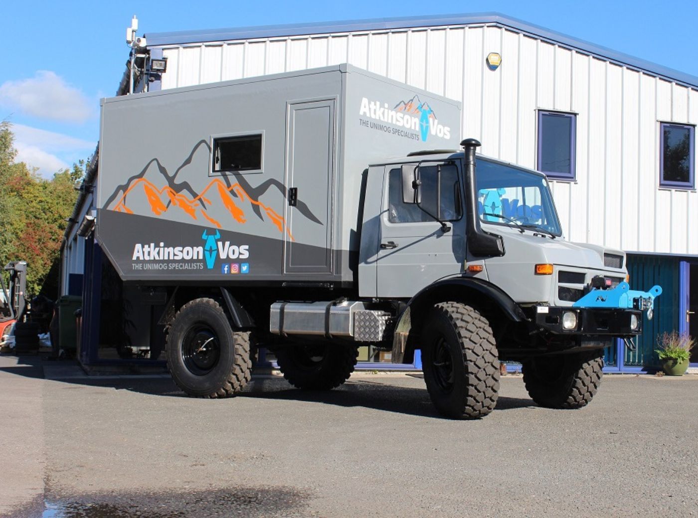 U1300L Unimog Camper Build